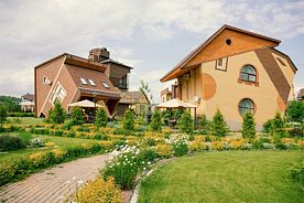 Дом "Дом перевертыш" 2 этажа 2 спальни, Загородный отель Лачи, Лужки