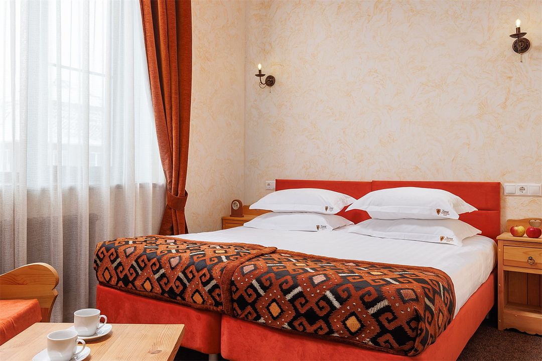 Номер Купе 2-местный 1-комнатный (с одной большой кроватью)