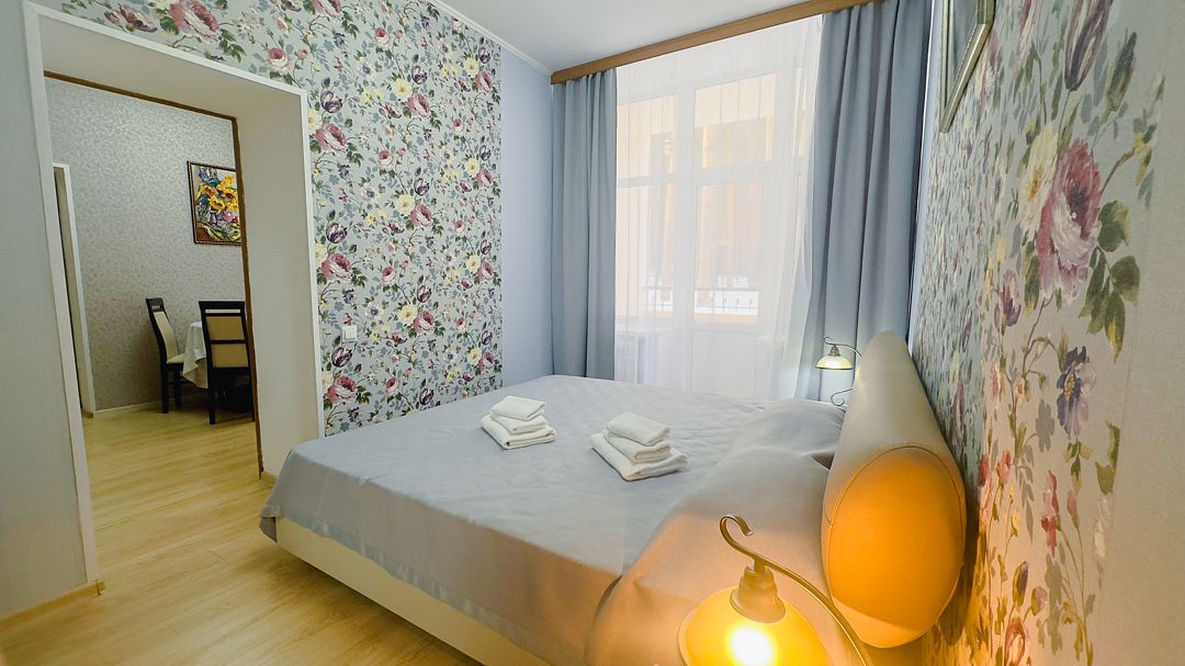 Люкс Семейный 2-местный 3-комнатный с балконом №101 (корпус 1)