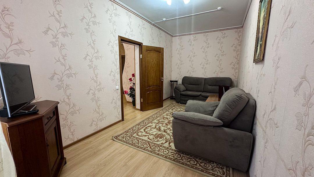 Люкс Семейный 2-местный 3-комнатный с балконом №201 (корпус 1)