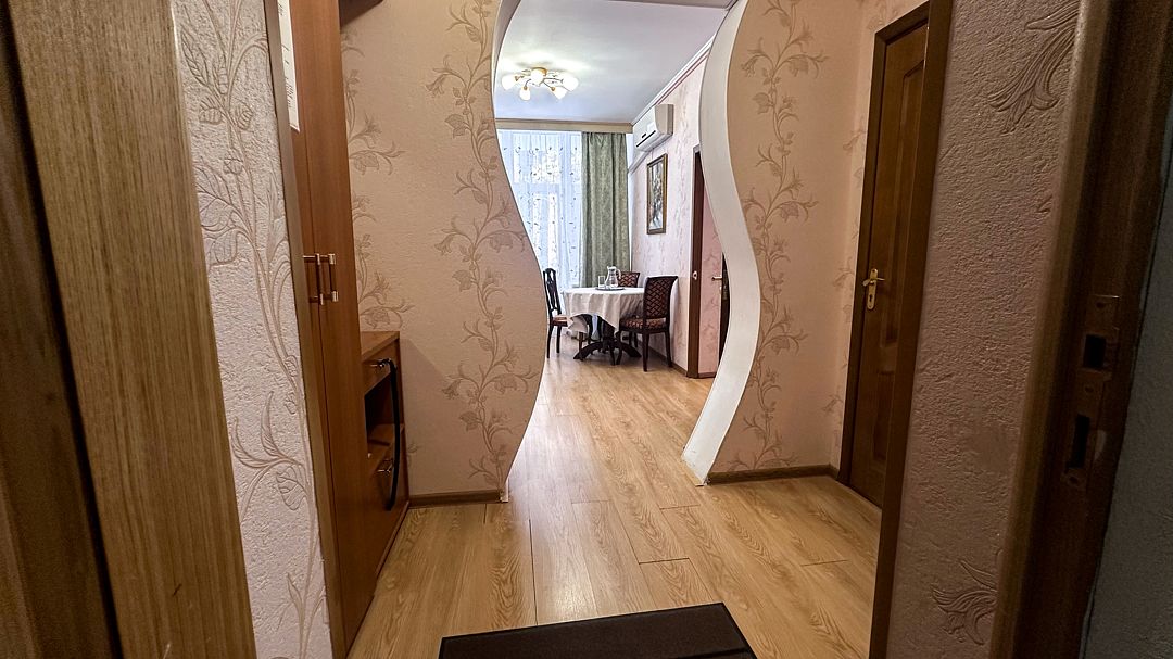 Люкс Семейный 2-местный 3-комнатный с балконом №201 (корпус 1)