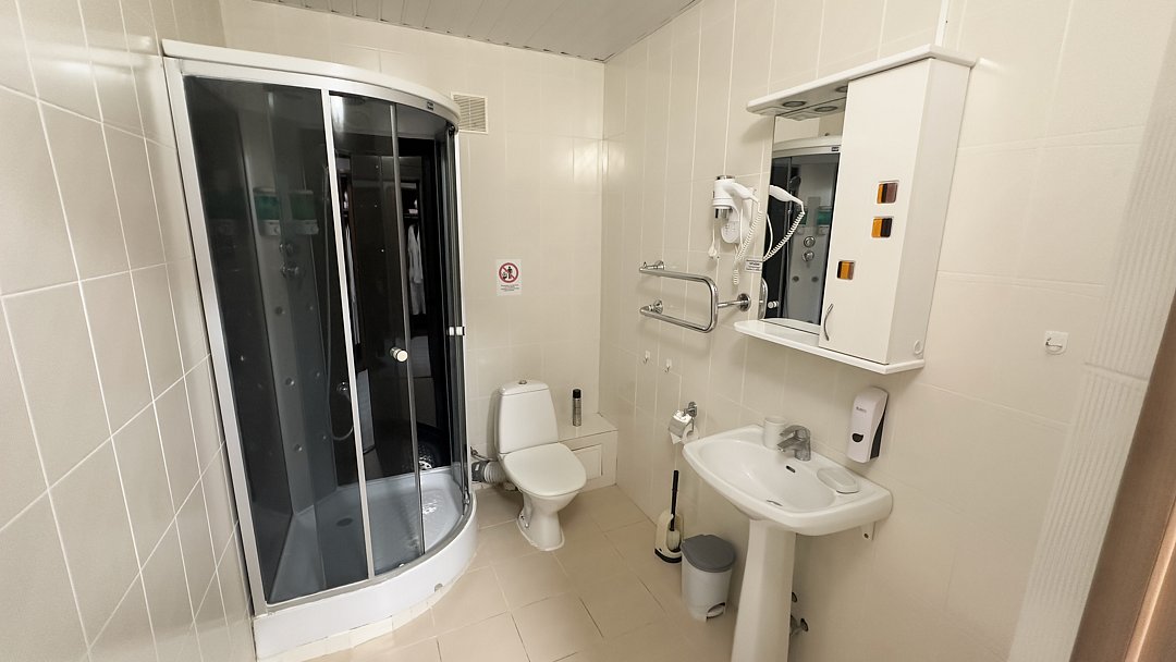 Полулюкс 2-местный 2-комнатный с балконом (корпус 2)