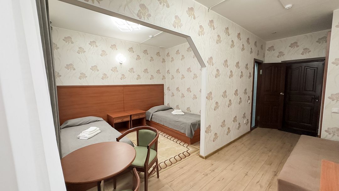 Полулюкс 2-местный с балконом (корпус 3)