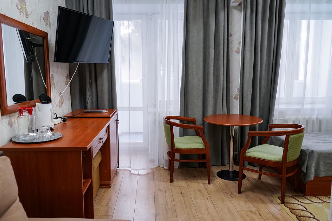 Полулюкс 2-местный с балконом (корпус 3)