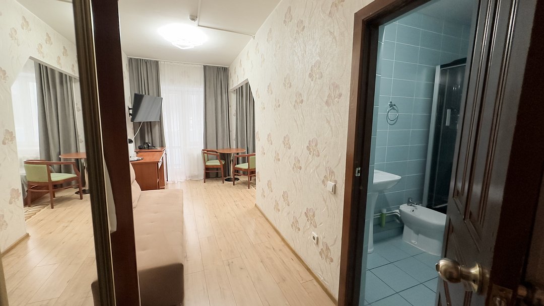 Полулюкс 2-местный с балконом (корпус 3)