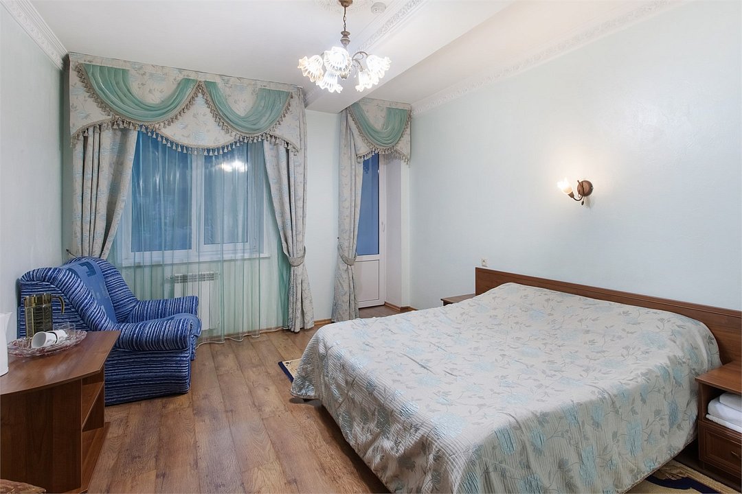 Полулюкс 2-местный 1-комнатный (основной корпус)