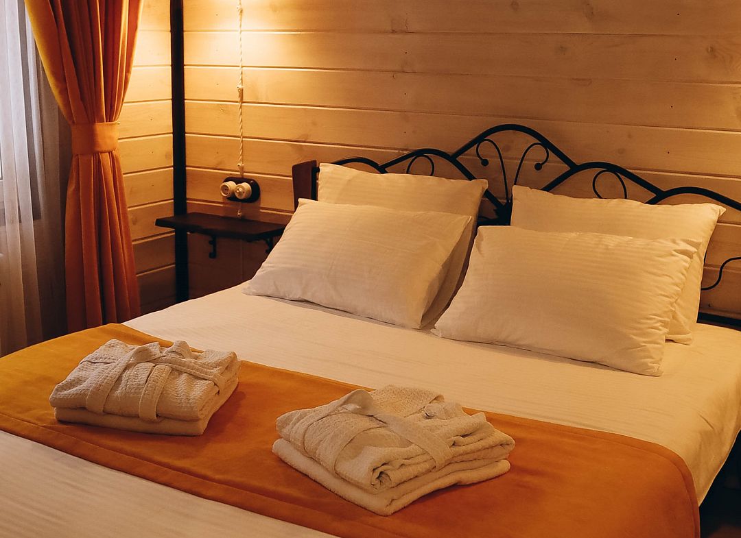 Барн 4-местный Лесной