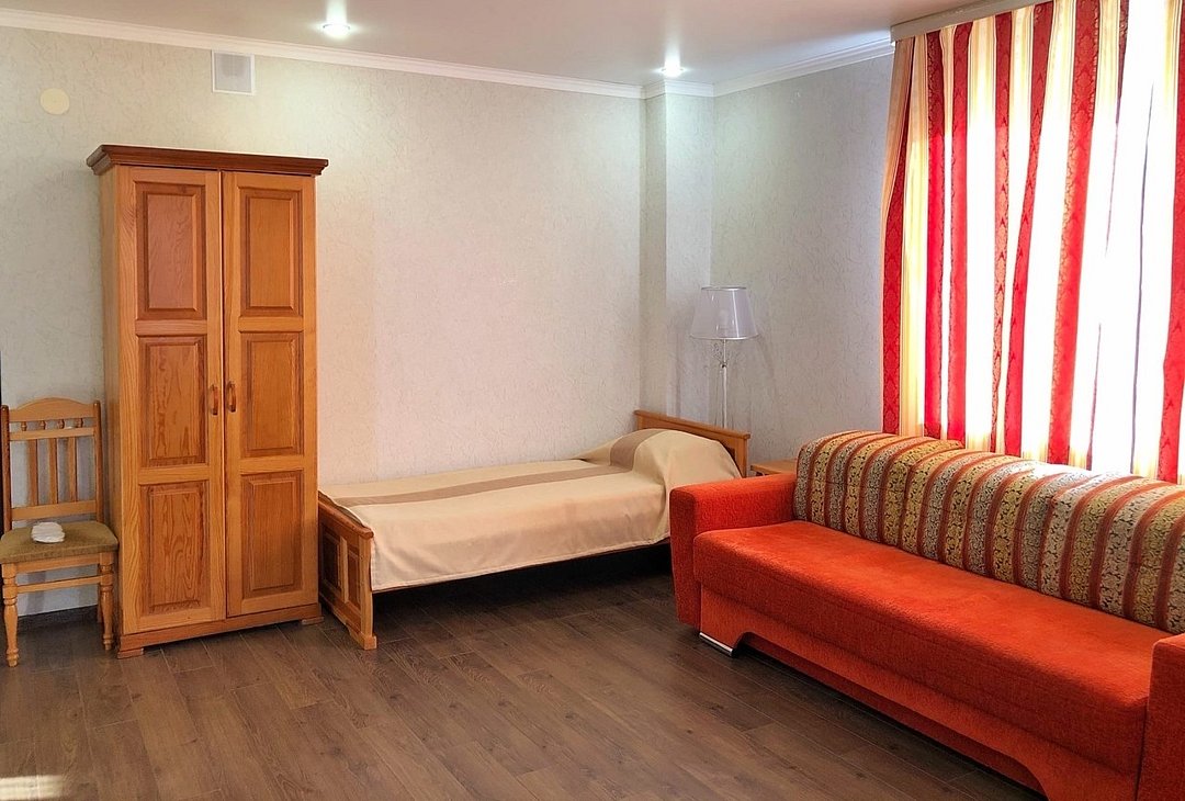 Семейный 2-местный 2-комнатный (№8)