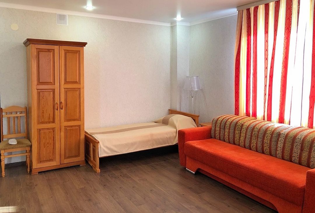 Семейный 2-местный 2-комнатный (№8)