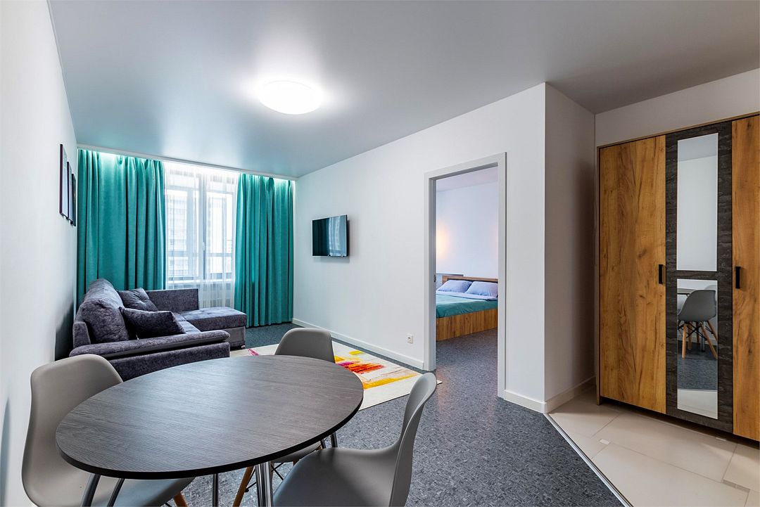 Студия 6-местный (86-6423)