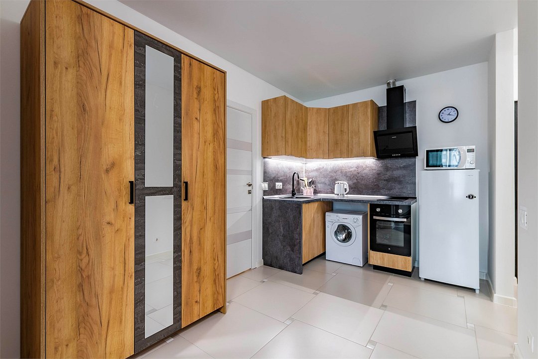 Студия 6-местный (86-6423)