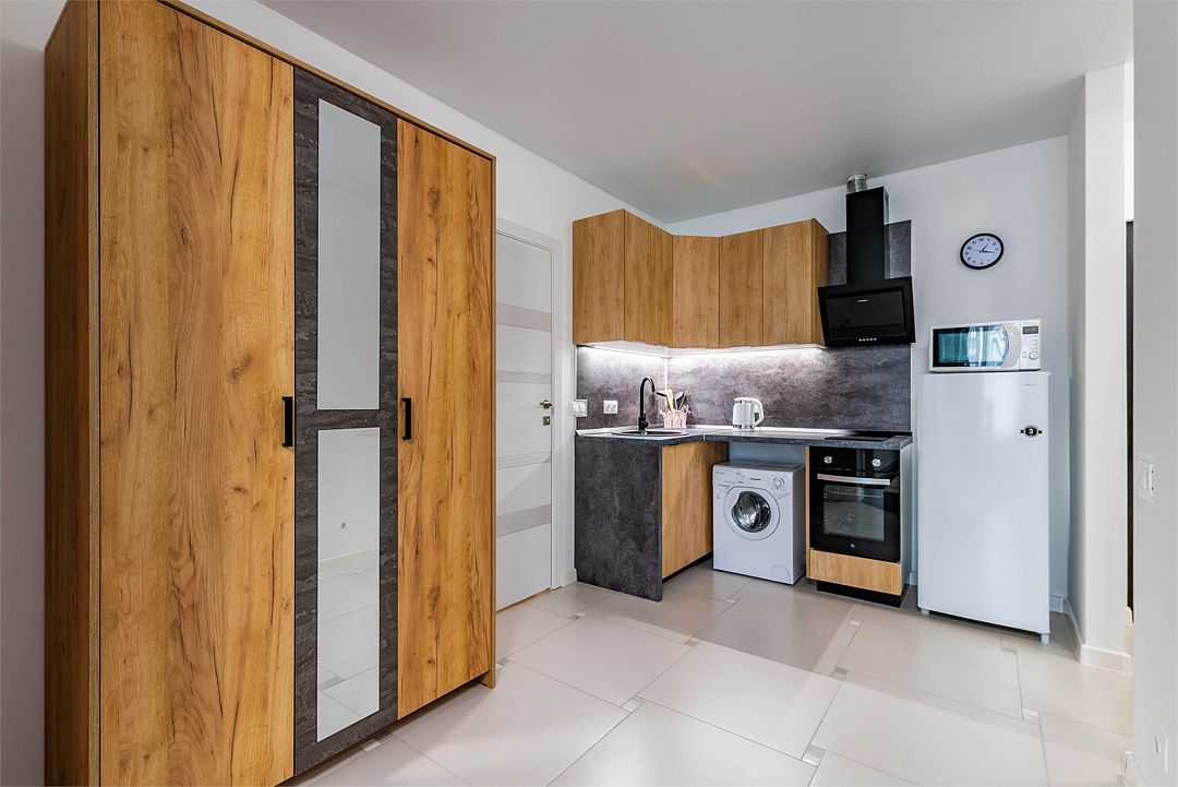 Студия 6-местный (86-6423)