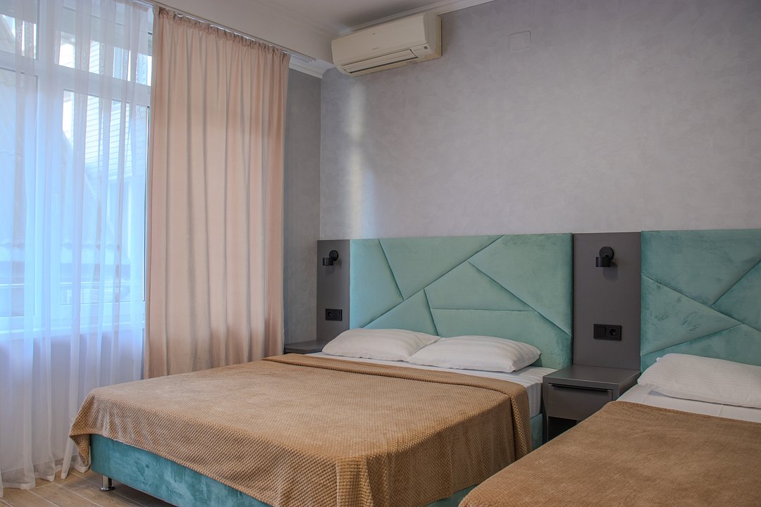 Стандартный 2-местный (с балконом, вид во двор)