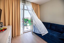 Делюкс с балконом, Отель Милан, Геленджик