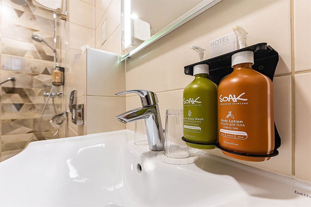 Представительский 2-местный (DBL, с видом на реку и диваном)