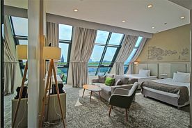 Представительский 2-местный TWIN с видом на реку, Гостиница Holiday Inn, Калининград