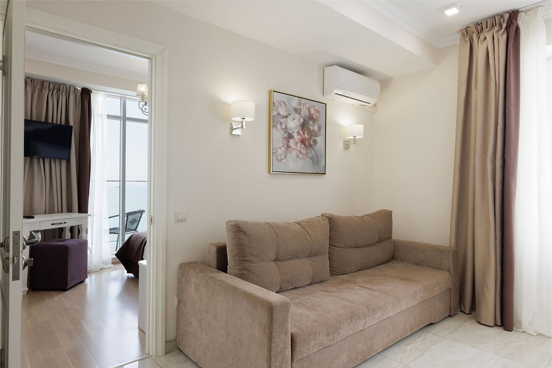 Апартаменты Люкс 2-местный 2-комнатный (с видом на море)