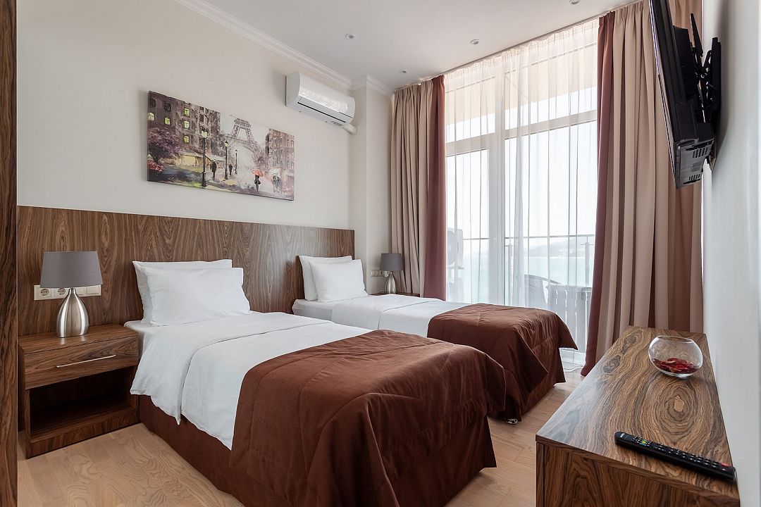 Апартаменты Премиум 4-местный 3-комнатный (с видом на море)