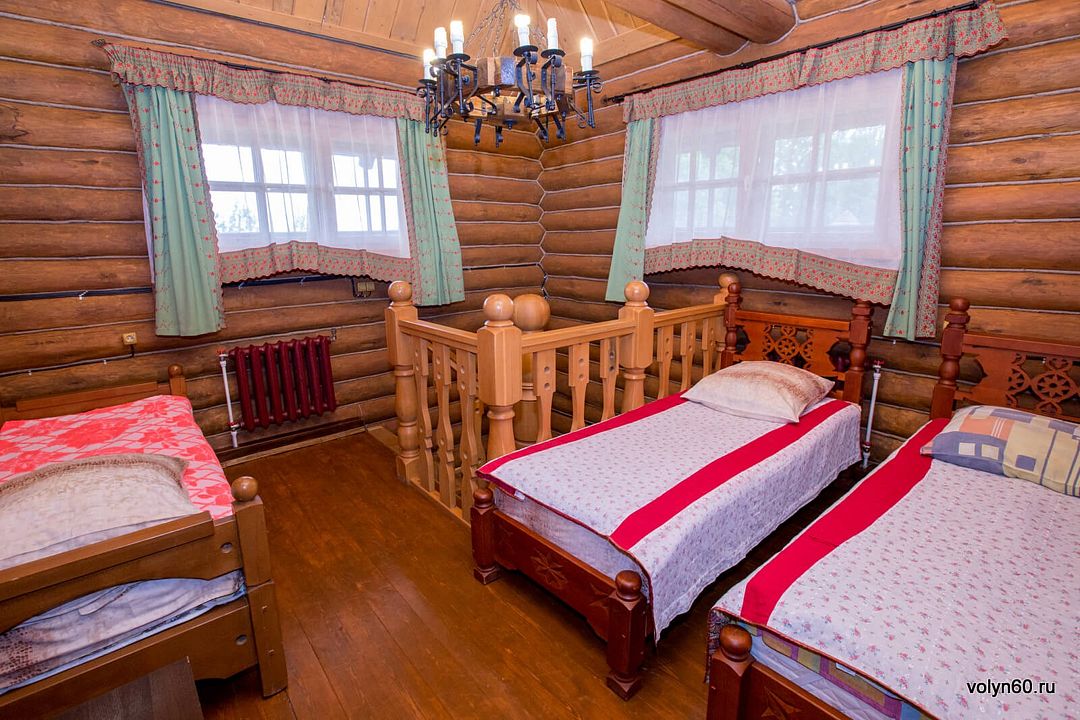 Дом 4-местный 2-комнатный (Дом Егеря)