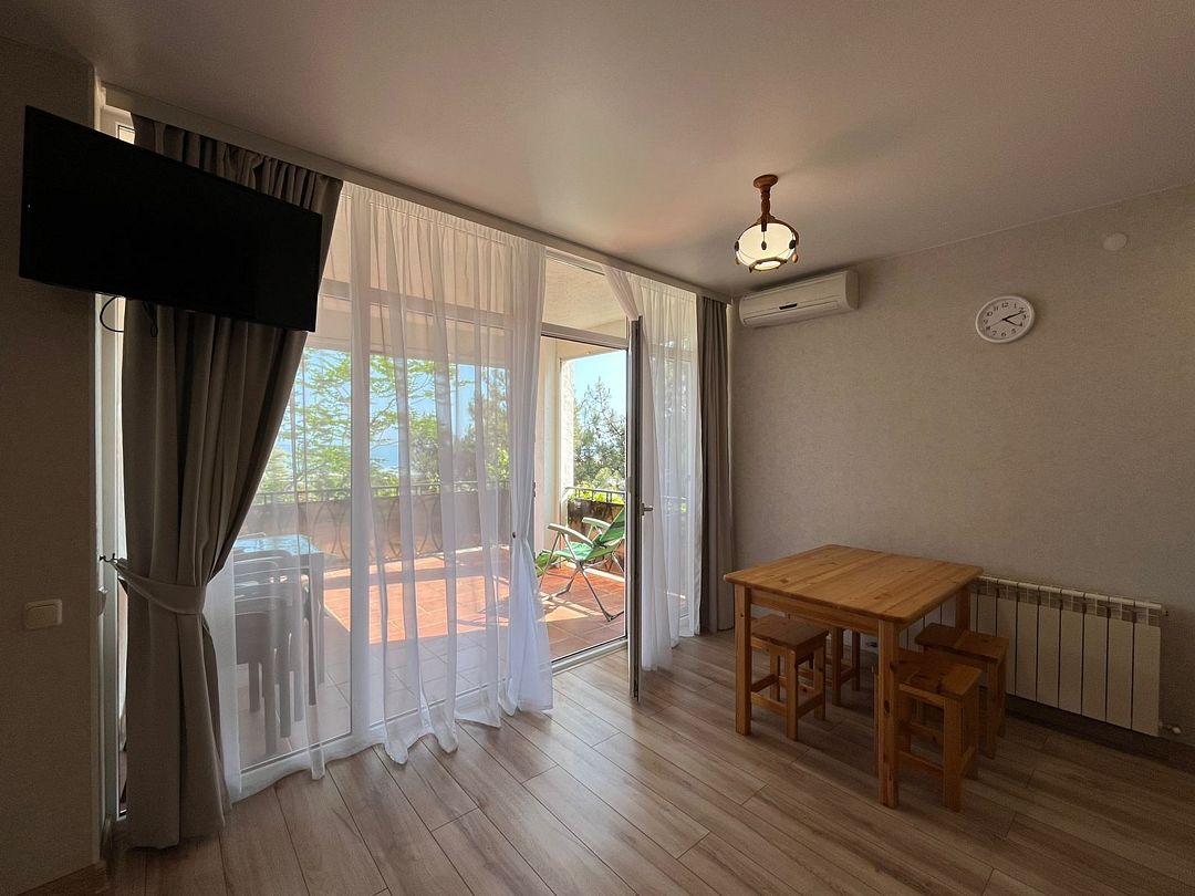 Полулюкс улучшенный 4-местный 1-комнатный (вид на море) №3