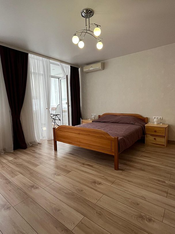 Стандартный 4-местный 1-комнатный (боковой вид на море) №4