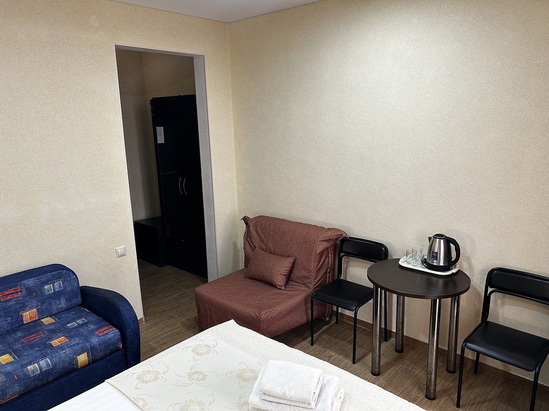 Стандартный Плюс 2-местный (4 этаж, с балконом)