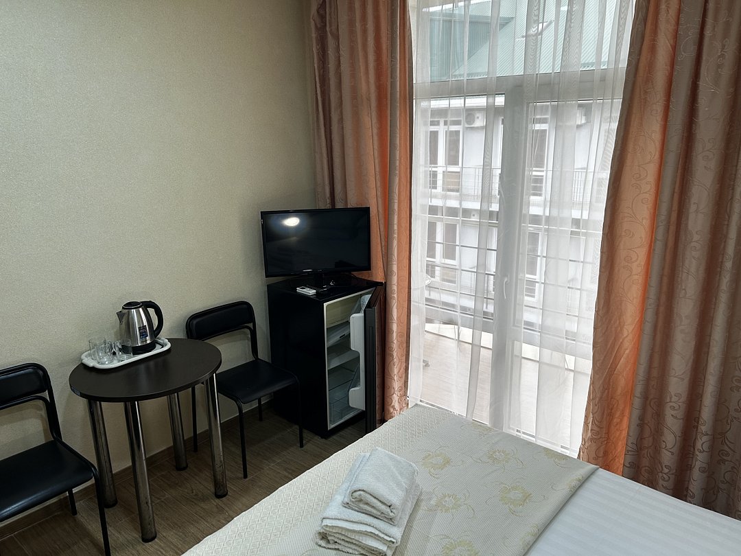 Стандартный Плюс 2-местный (4 этаж, с балконом)