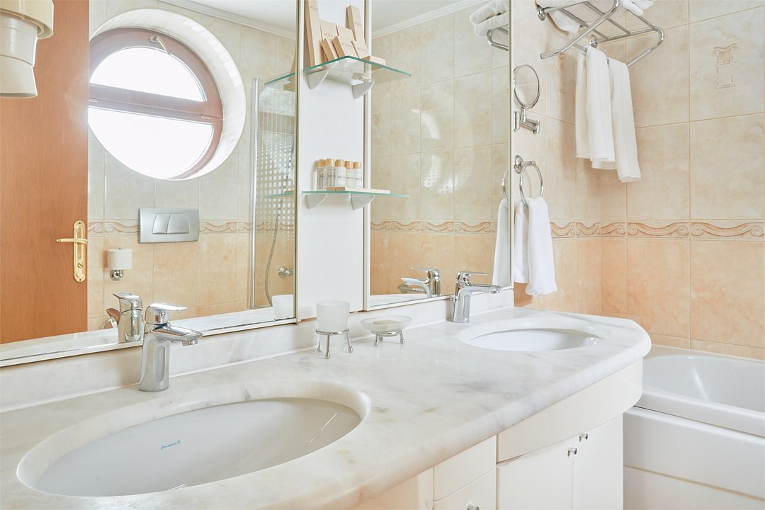 Дуплекс 2-местный 3-комнатный 2-уровневый (с двумя спальнями Вилла 3, 8, SPA-отель)