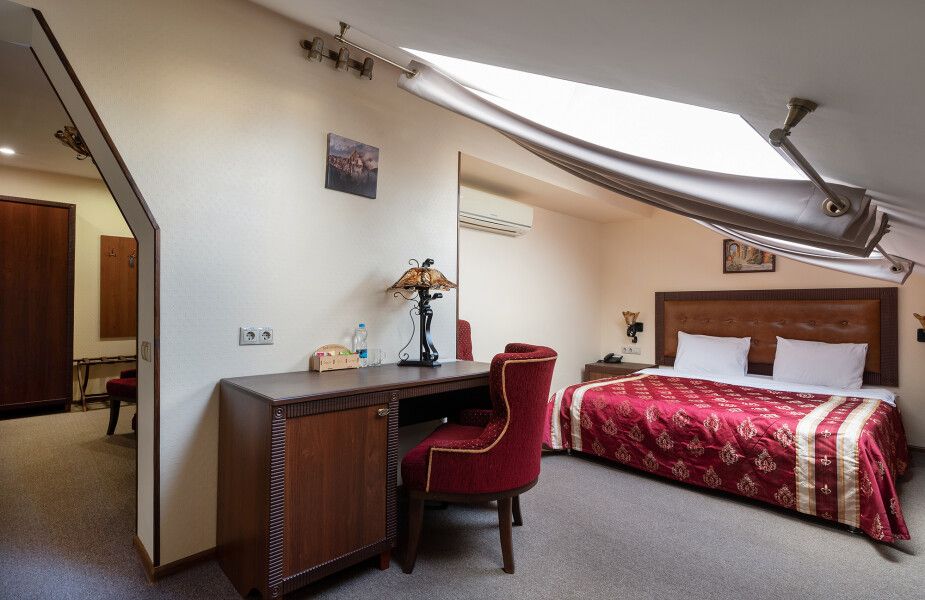 Джуниор сюит 2-местный (без дивана)