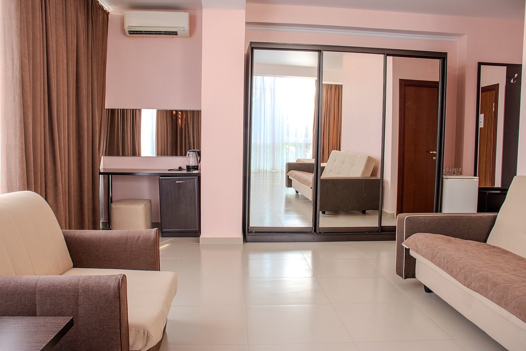 Семейный Студио 3-местный