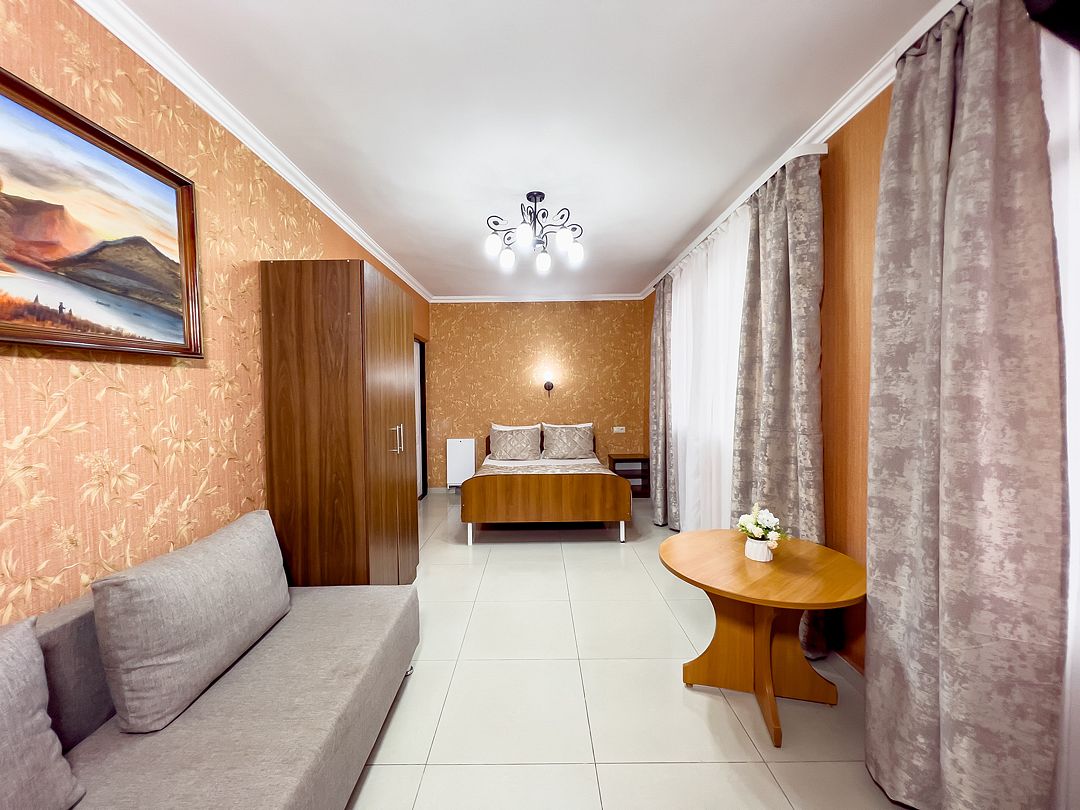 Семейный 4-местный (с балконом)