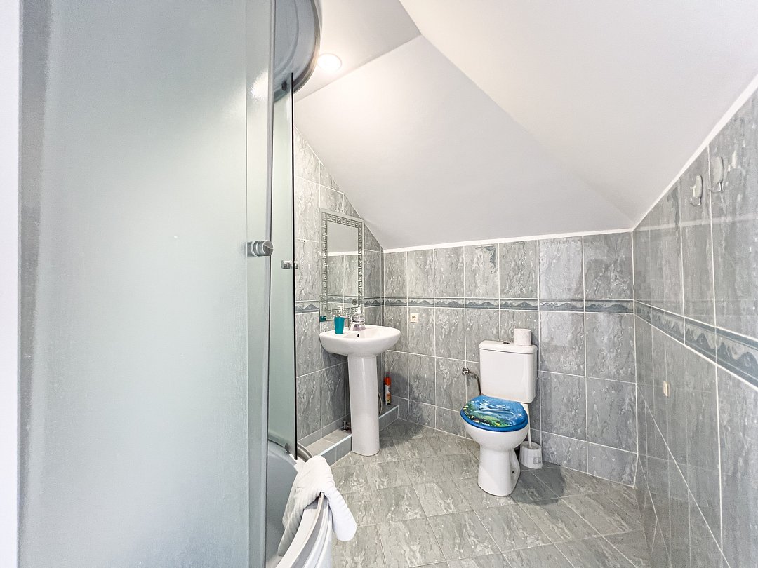 Семейный Мансарда 6-местный