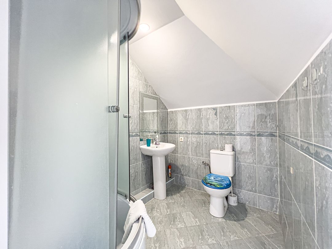 Семейный Мансарда 6-местный