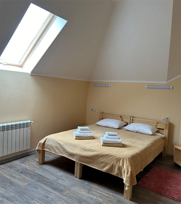 Стандартный 4-местный 2-комнатный (без балкона, с мансардой)