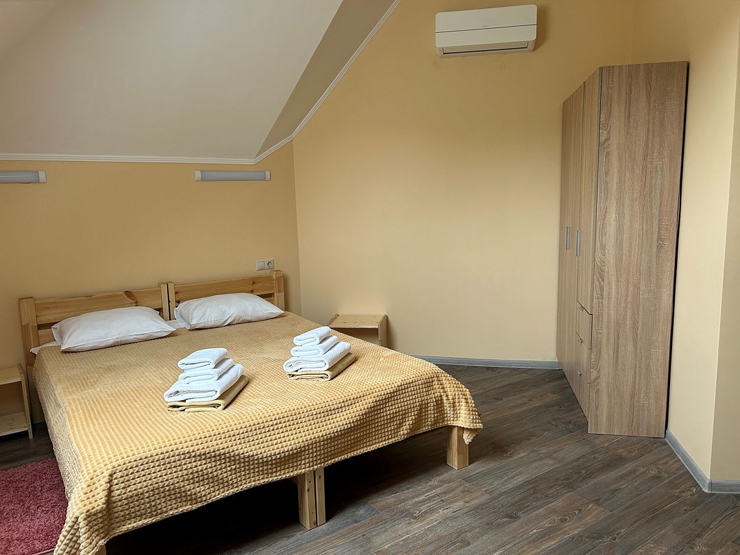 Стандартный 4-местный 2-комнатный (без балкона, с мансардой)