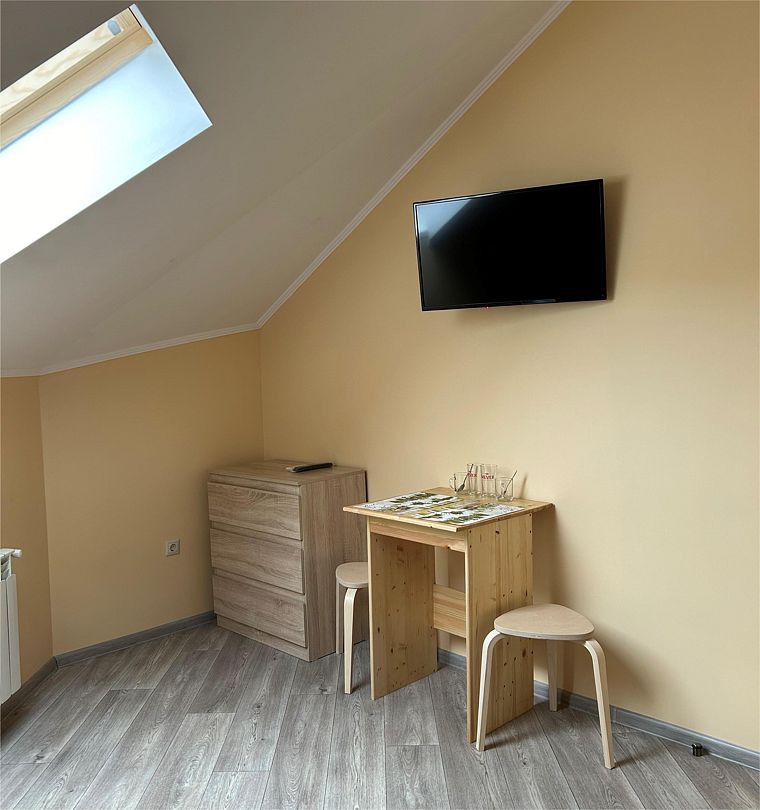 Стандартный 4-местный 2-комнатный (без балкона, с мансардой)