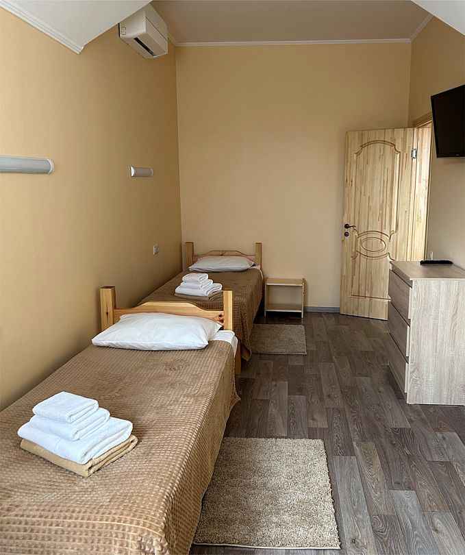 Стандартный 4-местный 2-комнатный (без балкона, с мансардой)