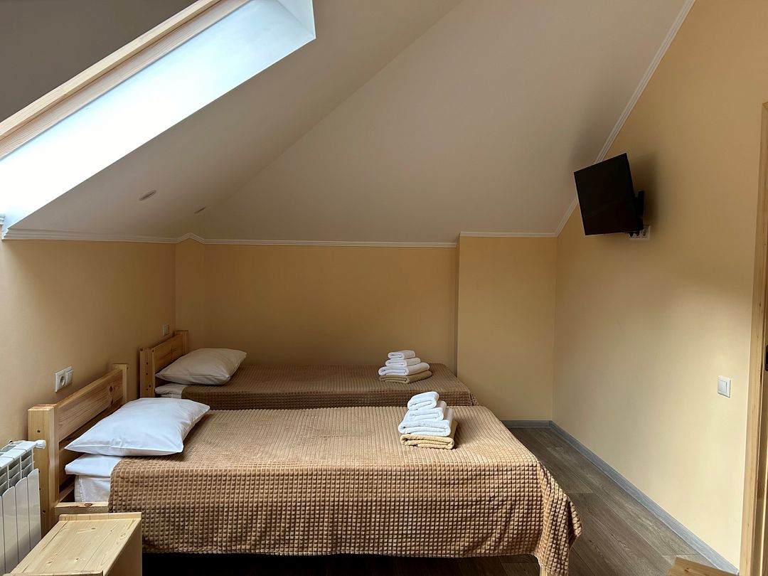 Стандартный 4-местный 2-комнатный (без балкона, с мансардой)