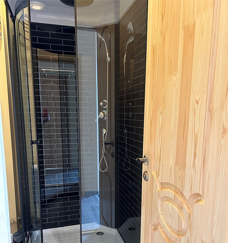 Стандартный 4-местный 2-комнатный (без балкона, с мансардой)