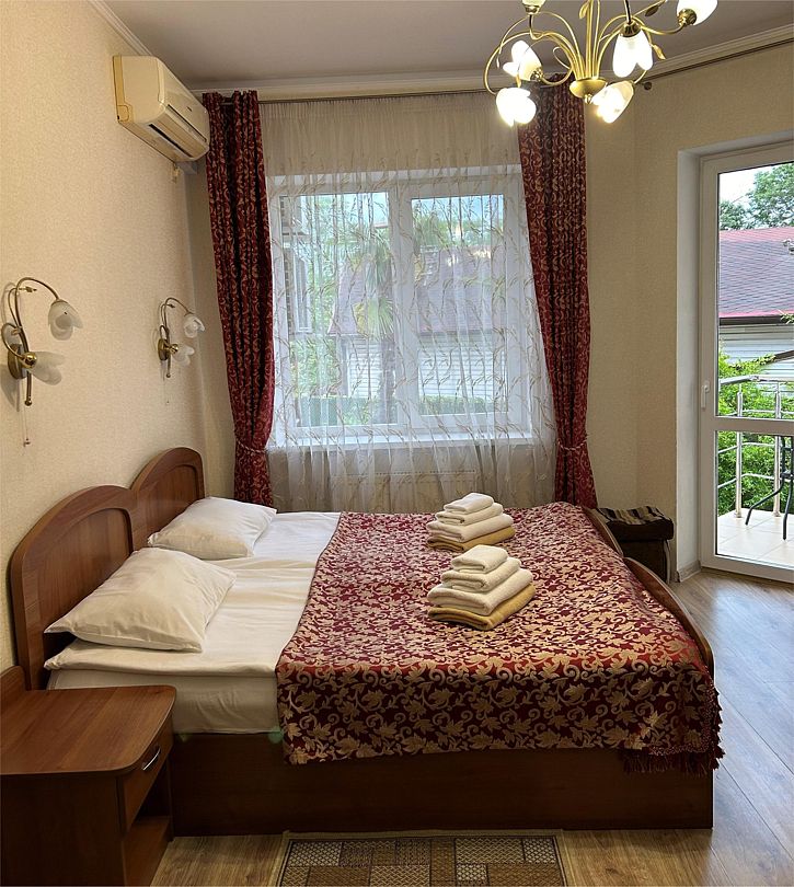 Стандартный 4-местный 2-комнатный (с балконом)