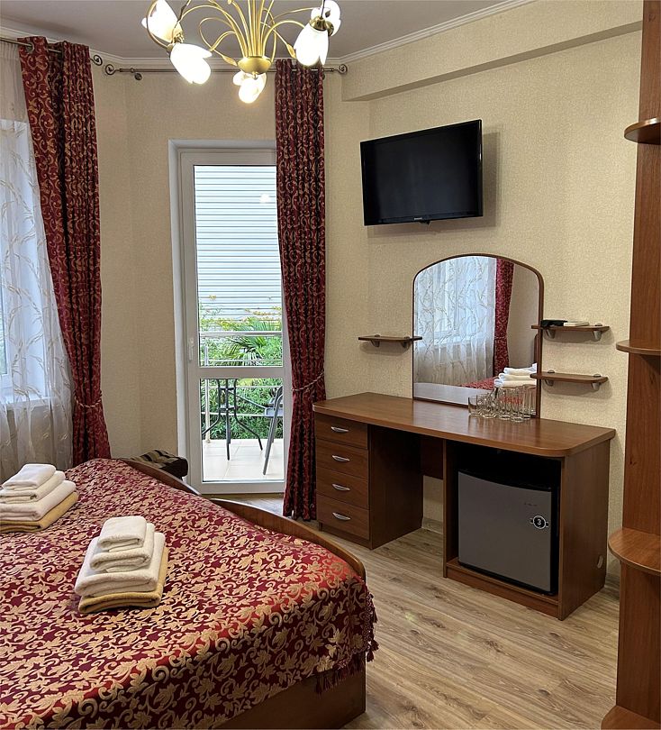 Стандартный 4-местный 2-комнатный (с балконом)