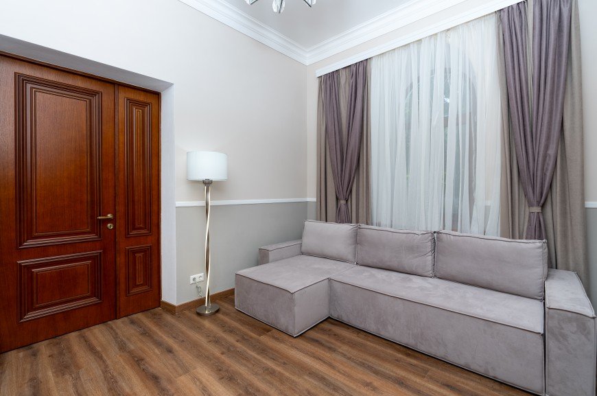 Люкс 2-местный 2-комнатный (в историческом здании)