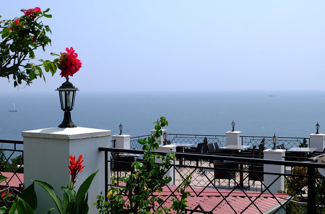 Апартаменты 4-местные 3-комнатные (с балконом)