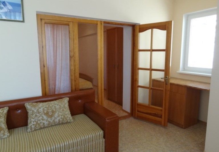 Апартаменты 4-местные 3-комнатные (семейные, эконом)