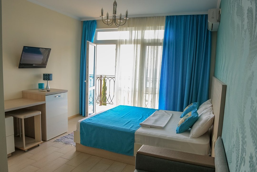 Полулюкс 2-местный 1-комнатный (с балконом)