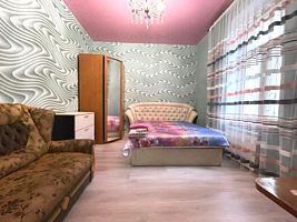 Двухкомнатная квартира  на улице Тольятти, Апартаменты-люкс Трёхкомнатные, Ялта