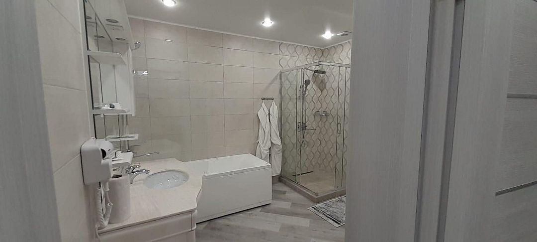 Люкс 2-местный Улучшенный 2-комнатный