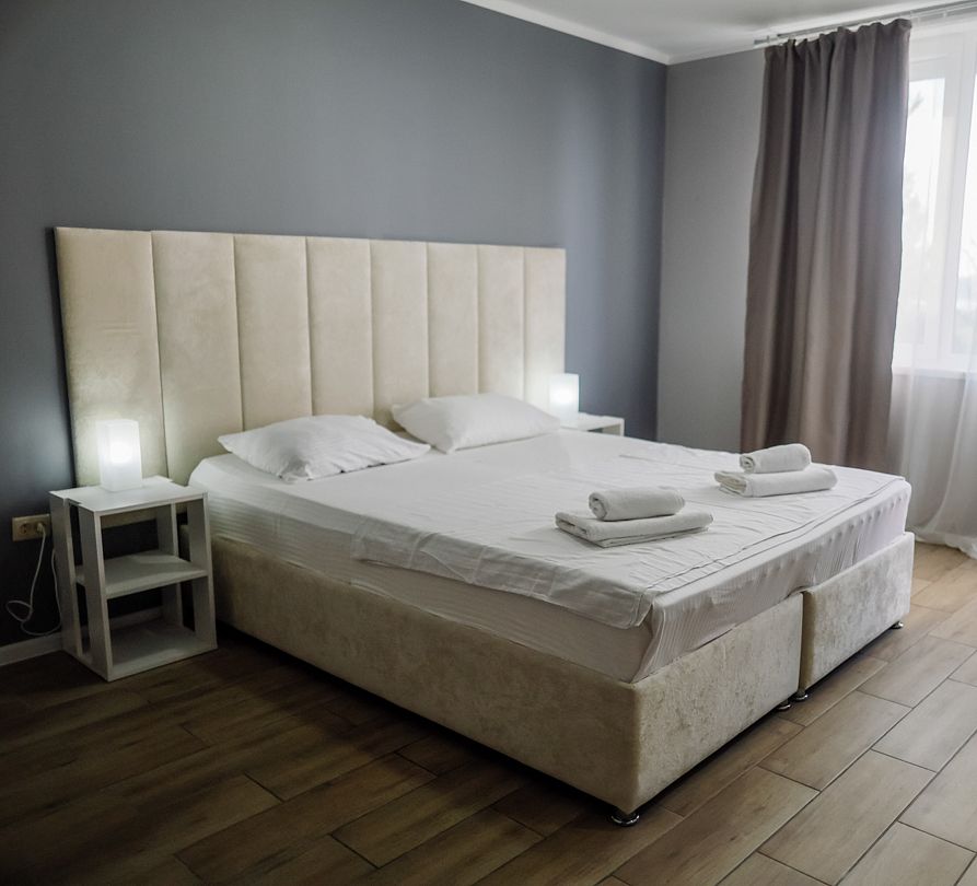 Комфорт 2-местный 1-комнатный (с балконом, 1 этаж)