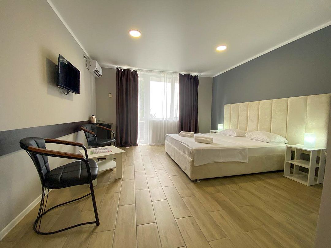 Комфорт 2-местный 1-комнатный (с балконом, 1 этаж)