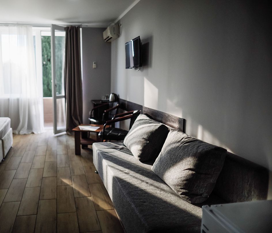 Комфорт 2-местный 1-комнатный (с балконом, 1 этаж)